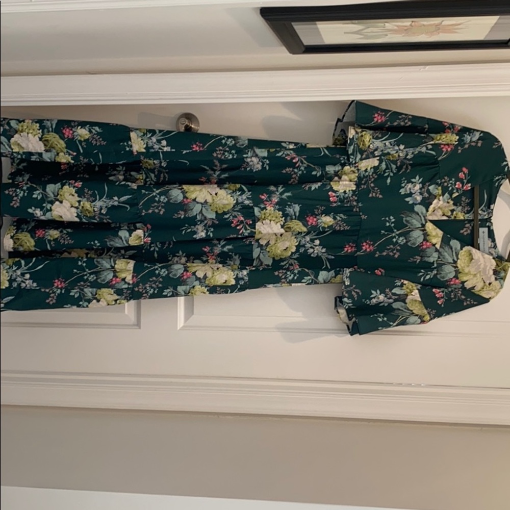 Beautiful floral dress!